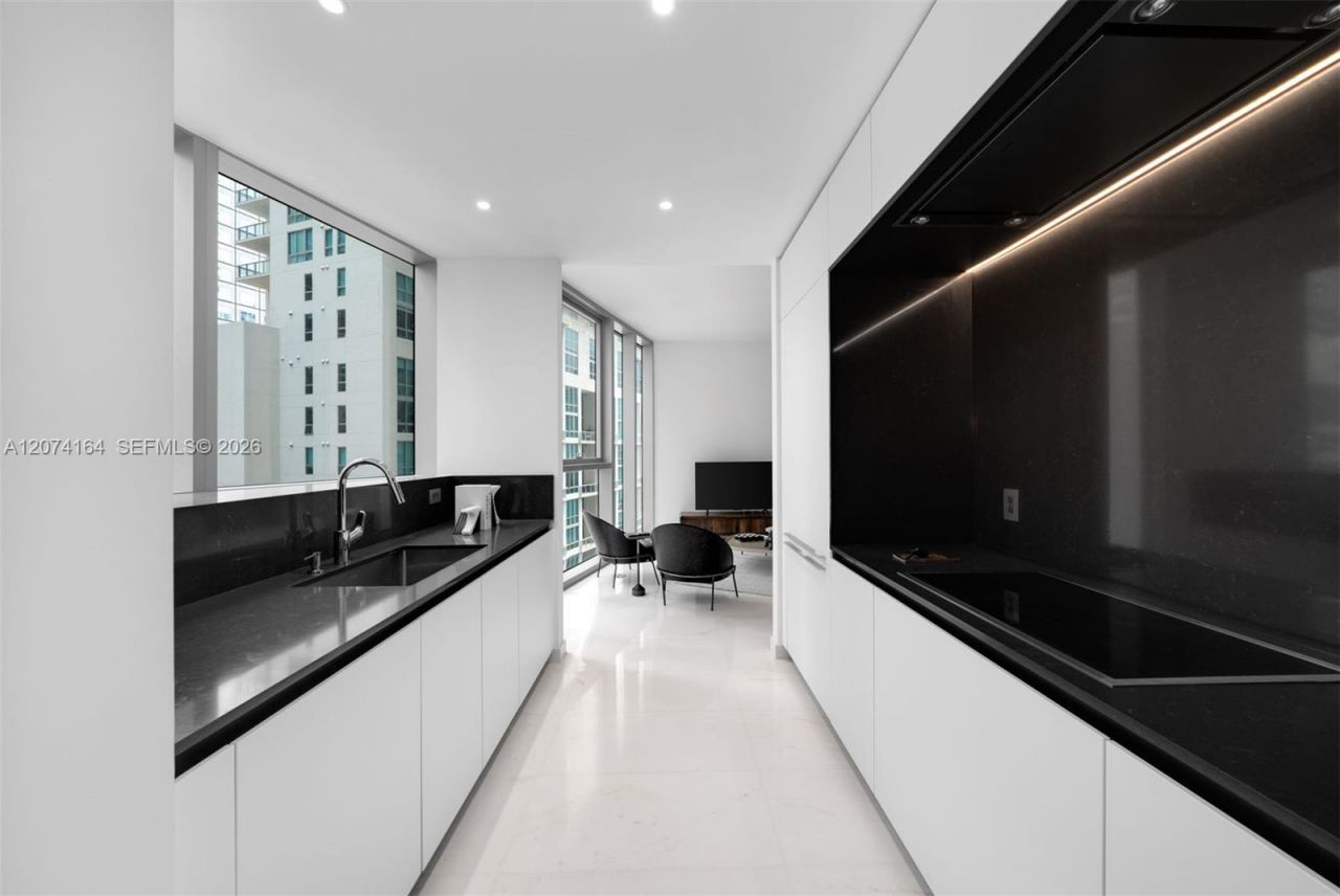 300 Biscayne Blvd Way , Unit 1005, Miami, FL 33131 Photo
