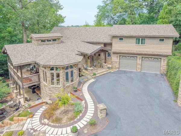 1003 Berry Lane, Edwardsville, IL 62025