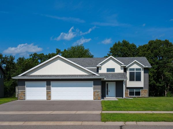 370 29th Avenue SE, Saint Cloud, MN 56304