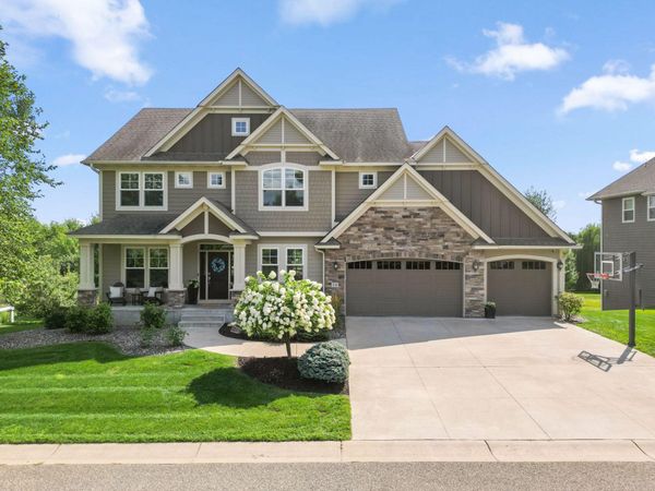 10 Crescent Lane, North Oaks, MN 55127