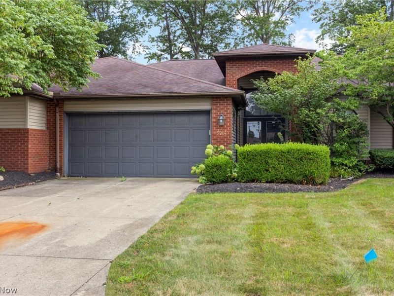 5214 Parkhurst Drive, Sheffield Village, OH 44054 Photo 1