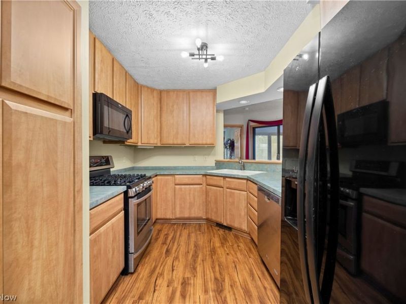 5214 Parkhurst Drive, Sheffield Village, OH 44054 Photo 10
