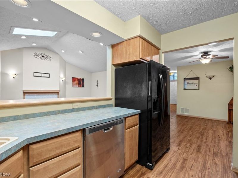 5214 Parkhurst Drive, Sheffield Village, OH 44054 Photo 13