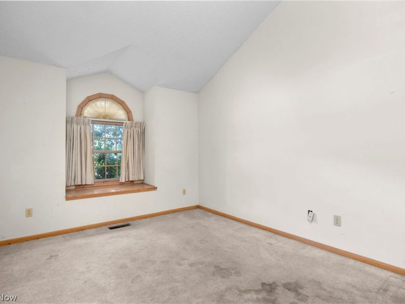 5214 Parkhurst Drive, Sheffield Village, OH 44054 Photo 32