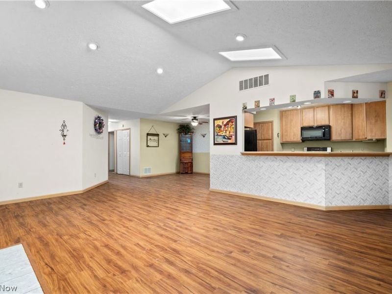 5214 Parkhurst Drive, Sheffield Village, OH 44054 Photo 4