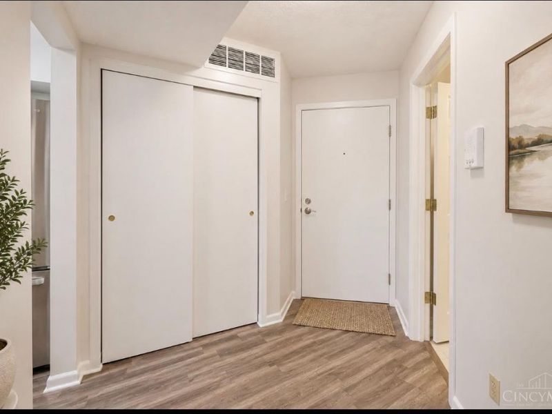537 Aspen Glen Drive, Unit 408, Union Township, OH 45244 Photo 3