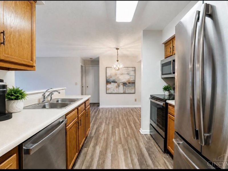 537 Aspen Glen Drive, Unit 408, Union Township, OH 45244 Photo 5