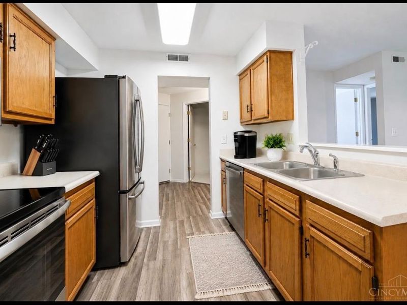 537 Aspen Glen Drive, Unit 408, Union Township, OH 45244 Photo 6