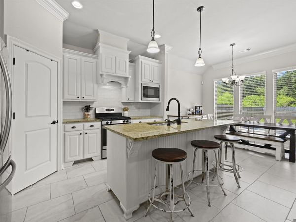 11427 Oak Run Dr, Geismar, LA 70734