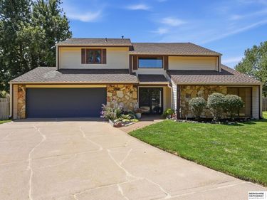 732 S 153rd Circle, Omaha, NE 68154
