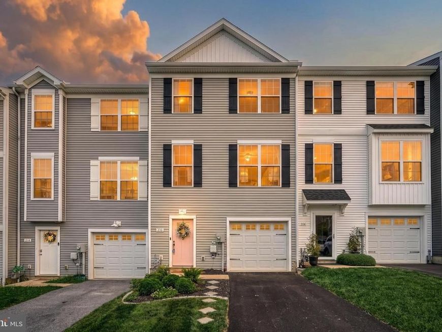 210 Hudson Boulevard, Red Lion, PA 17356 Main Photo