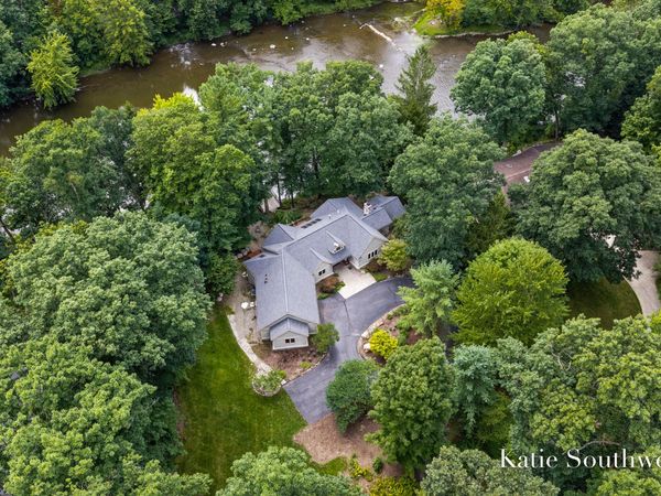 7320 Valhalla Drive SE, Alto, MI 49302