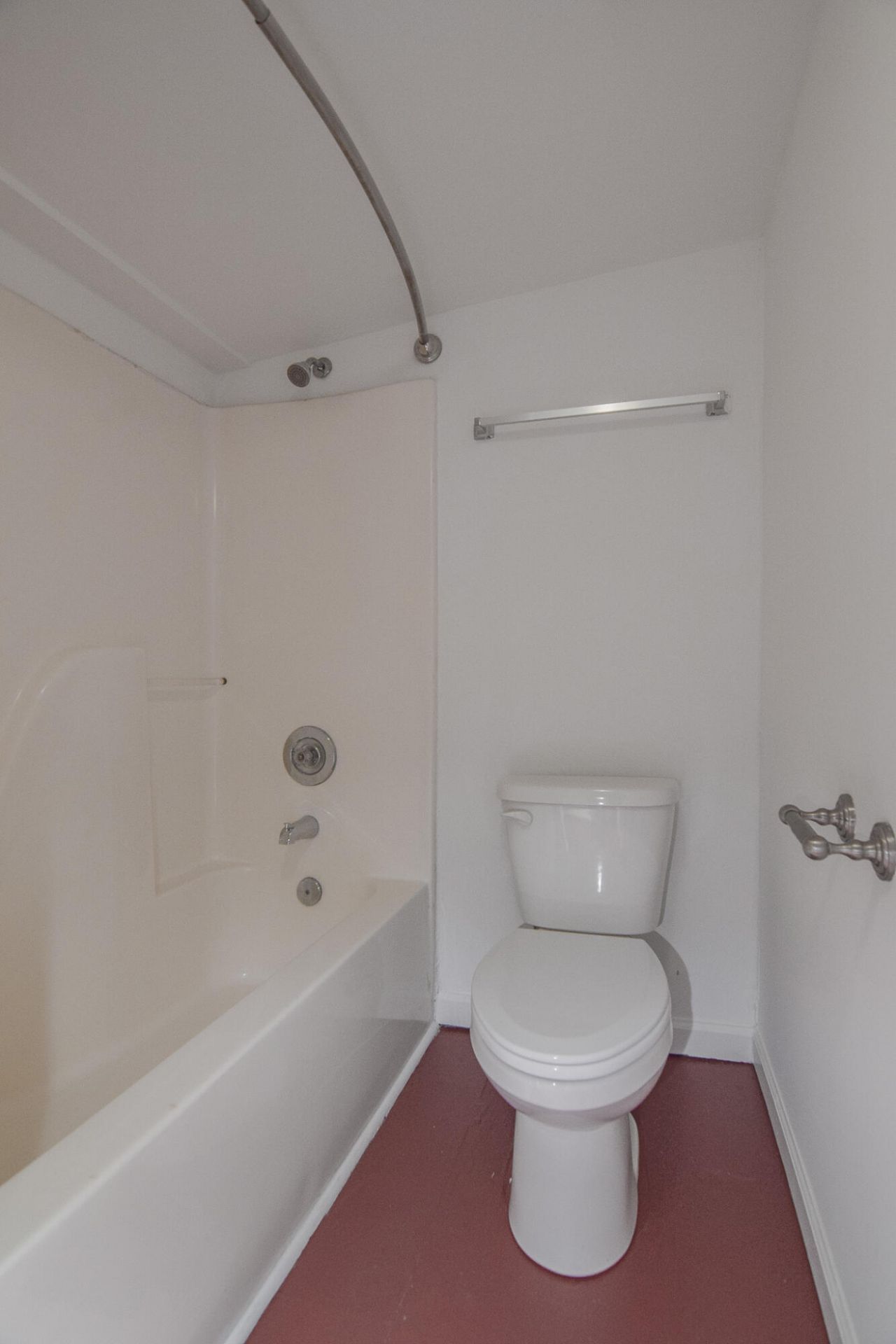 72 Line Street Photo 7