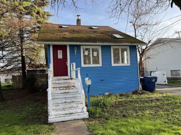 221 Riverside Court, Villa Park, IL 60181