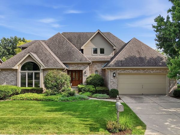 6183 Tyrnbury Drive, Lisle, IL 60532