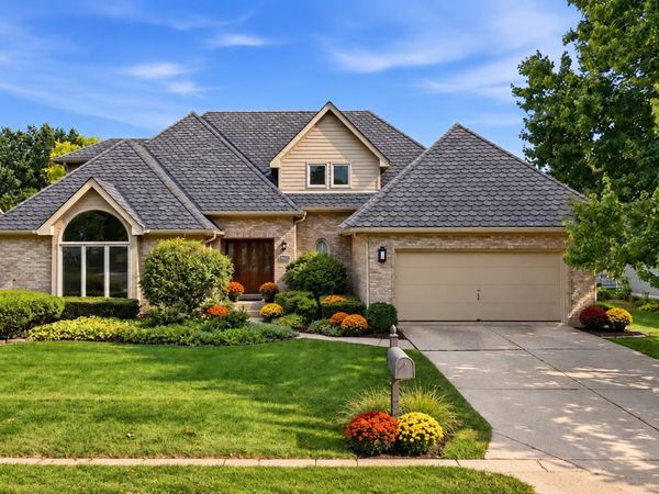 6183 Tyrnbury Drive, Lisle, IL 60532