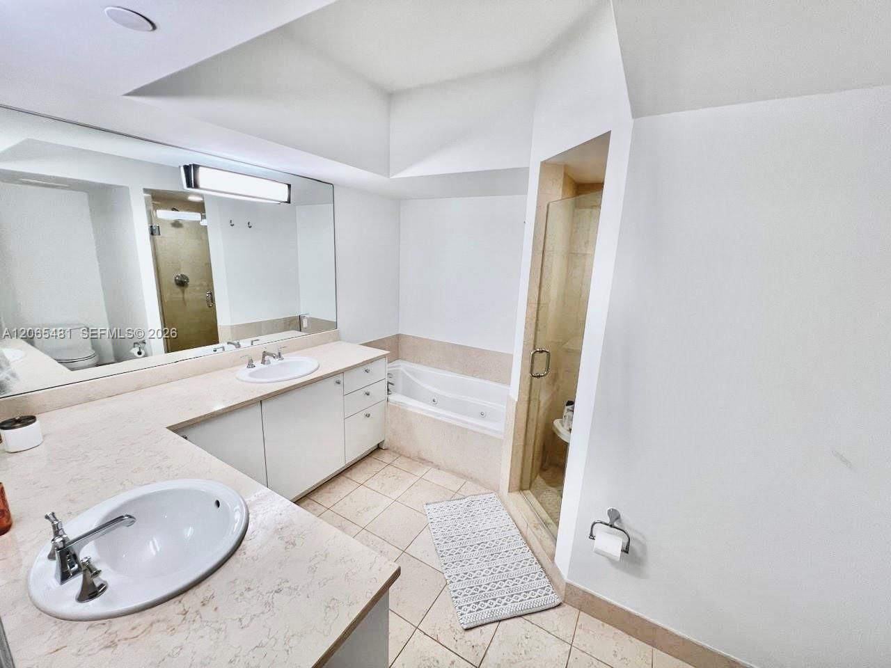 20000 E Country Club Dr , Unit 612, Aventura, FL 33180 Photo