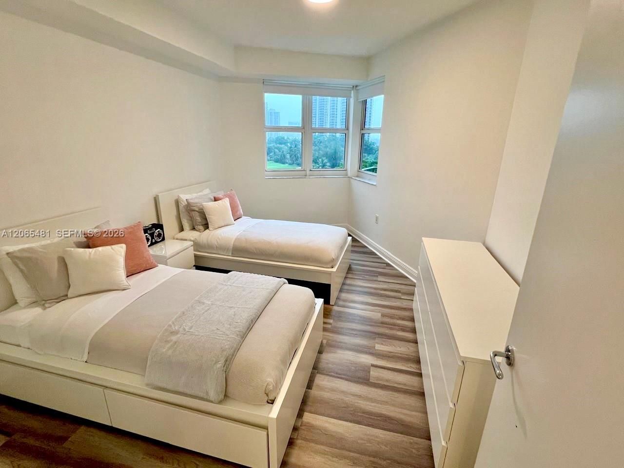 20000 E Country Club Dr , Unit 612, Aventura, FL 33180 Photo