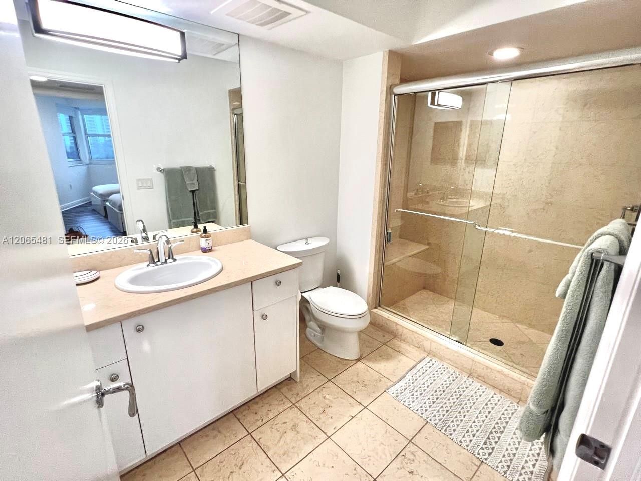 20000 E Country Club Dr , Unit 612, Aventura, FL 33180 Photo