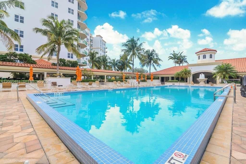 20000 E Country Club Dr , Unit 612, Aventura, FL 33180 Photo