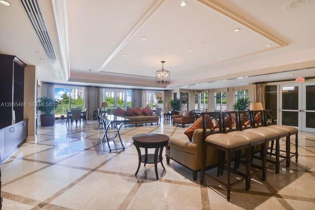 20000 E Country Club Dr , Unit 612, Aventura, FL 33180 Photo