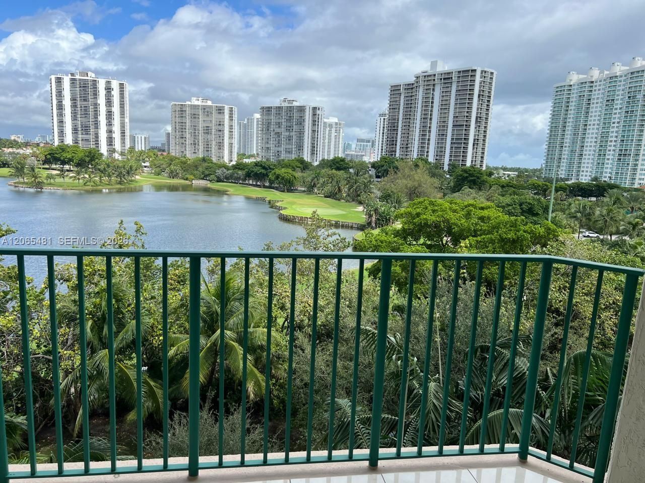 20000 E Country Club Dr , Unit 612, Aventura, FL 33180 Photo