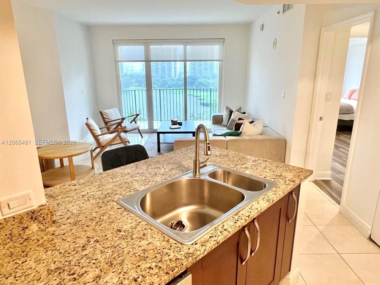 20000 E Country Club Dr , Unit 612, Aventura, FL 33180 Photo