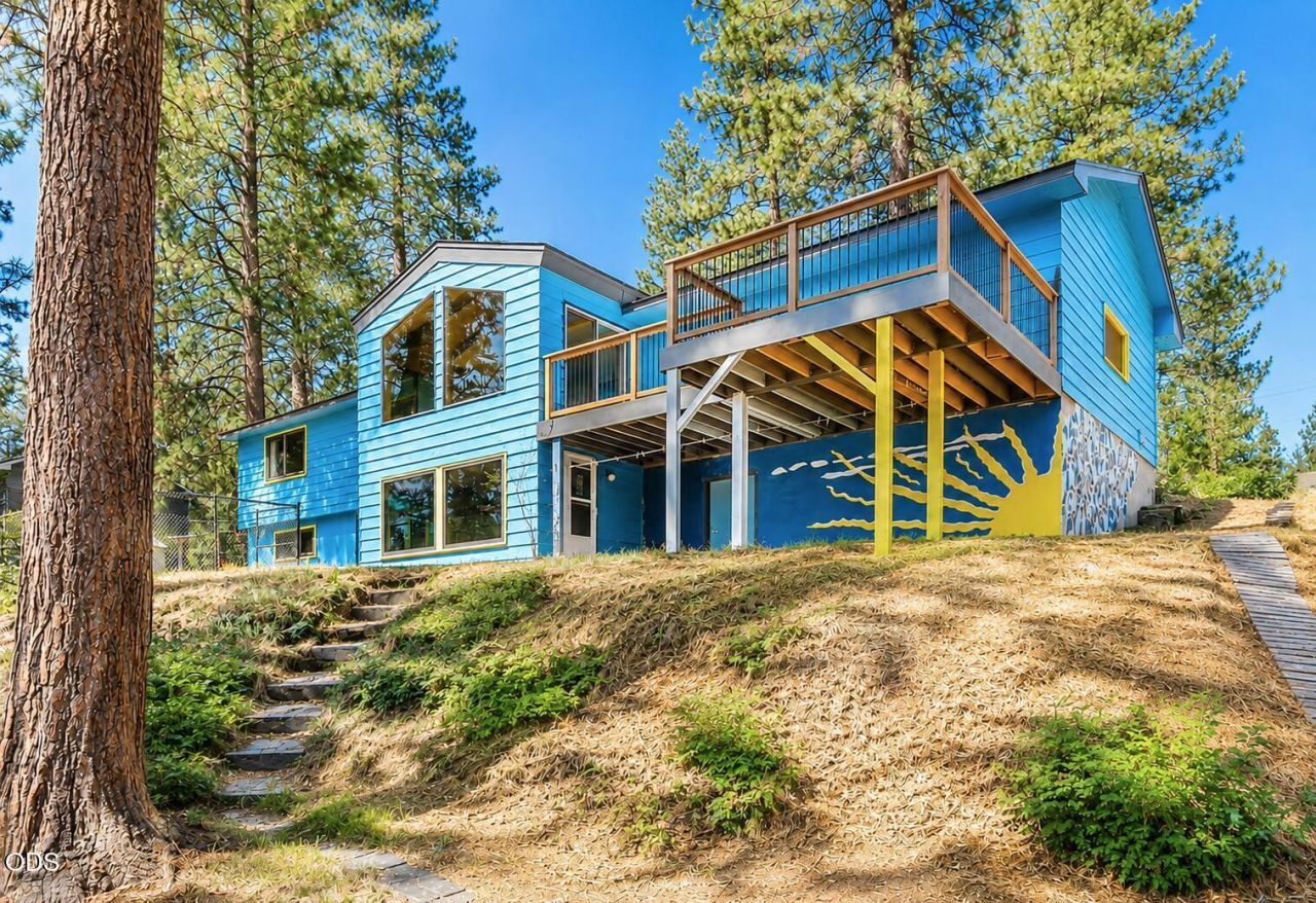 1351 NW Vicksburg Avenue, Bend, OR 97703 Main Photo