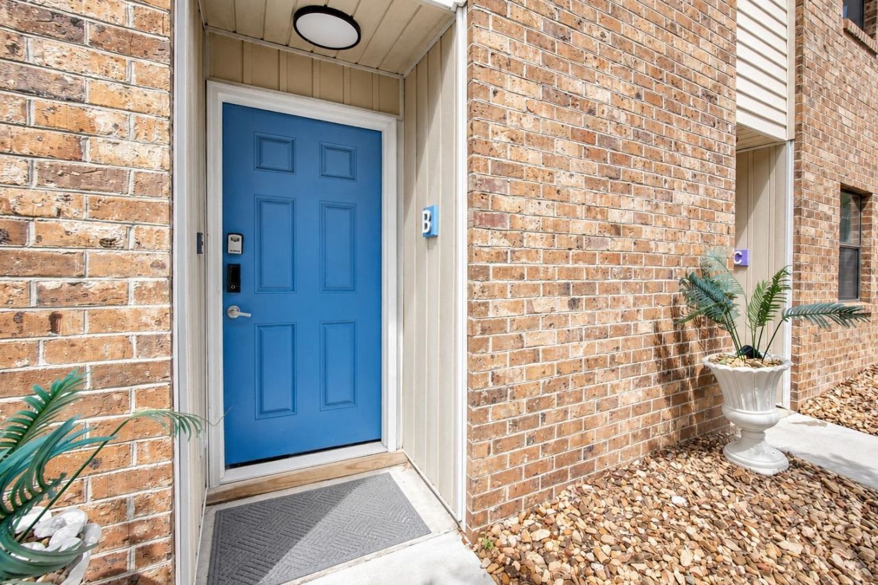 1408 Perrin Dr. Photo 13