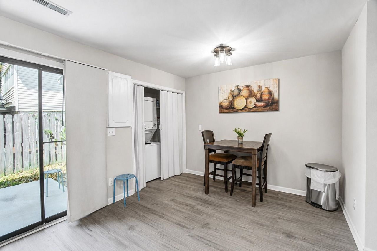 1408 Perrin Dr. Photo 20