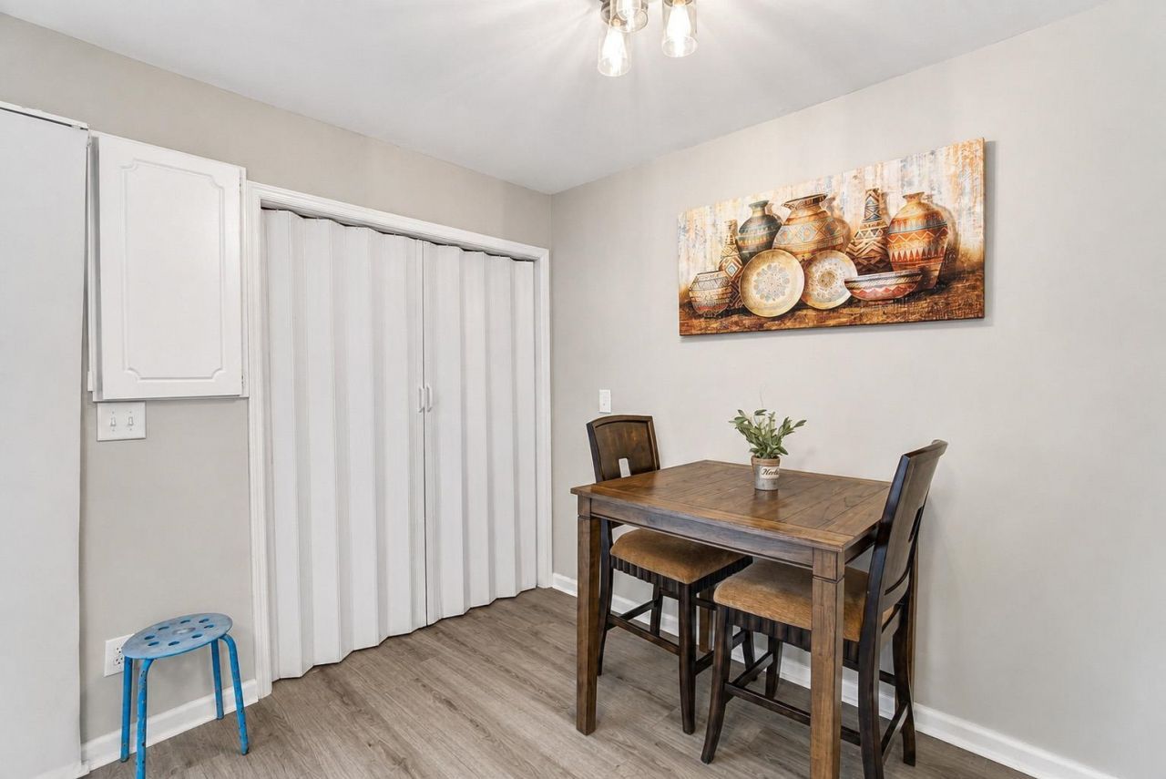 1408 Perrin Dr. Photo 21