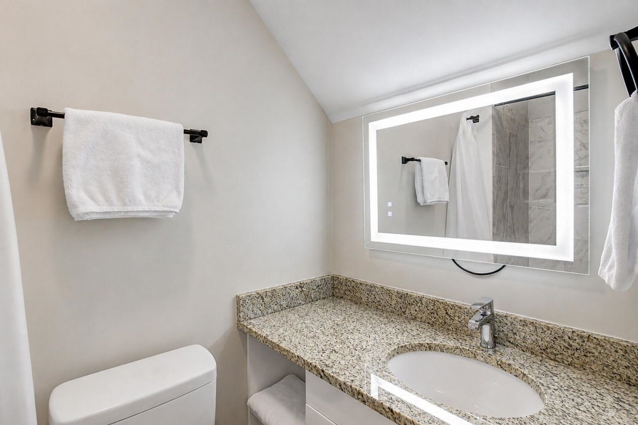 1408 Perrin Dr. Photo 25