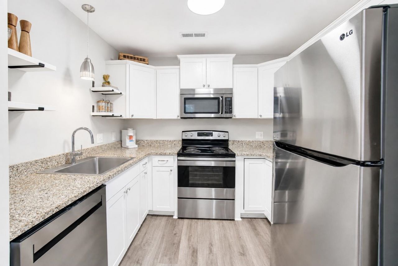 1408 Perrin Dr. Photo 41