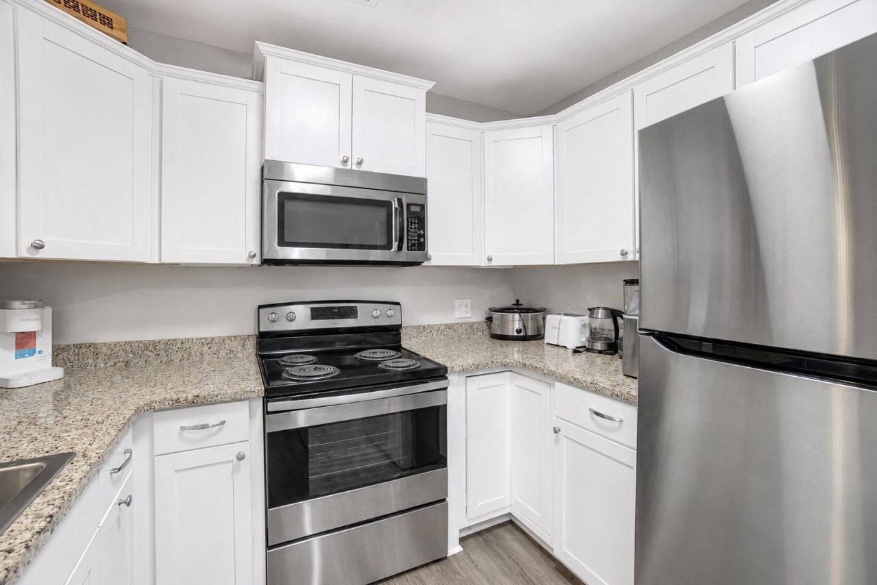 1408 Perrin Dr. Photo 43