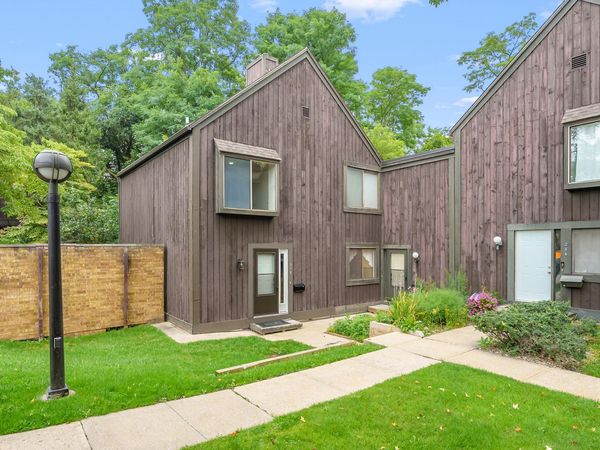 238 Falkirk Court, Kalamazoo, MI 49006