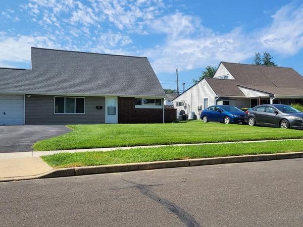 131 VERMONT LANE, LEVITTOWN, PA 19054