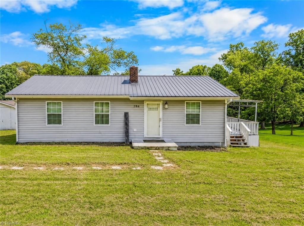 286 Smith Lane, Mount Airy, NC 27030 Main Photo