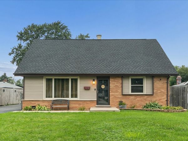 5230 Pleasant Lane, Crestwood, IL 60418