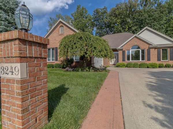 3249 Stone Wall Road, Maumee, OH 43537