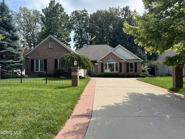 3249 Stone Wall Road, Maumee, OH 43537