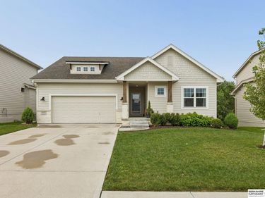 4352 S 214 Street, Elkhorn, NE 68022