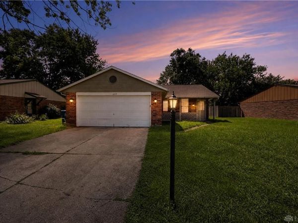 8377 Schoolgate Drive, Huber Heights, OH 45424