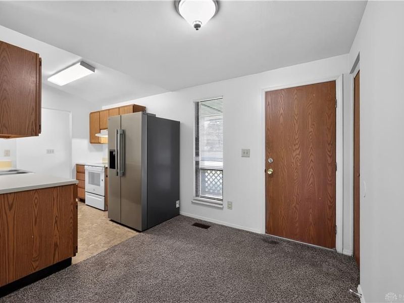 8377 Schoolgate Drive, Huber Heights, OH 45424 Photo 19
