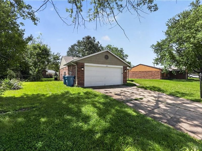 8377 Schoolgate Drive, Huber Heights, OH 45424 Photo 5