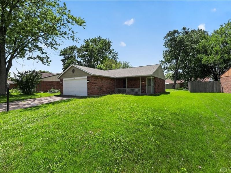 8377 Schoolgate Drive, Huber Heights, OH 45424 Photo 6