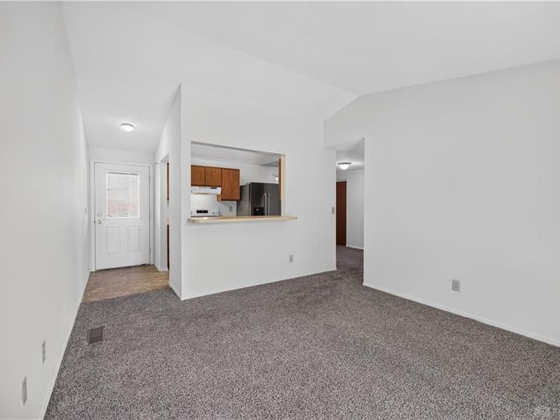 8377 Schoolgate Drive, Huber Heights, OH 45424 Photo 8