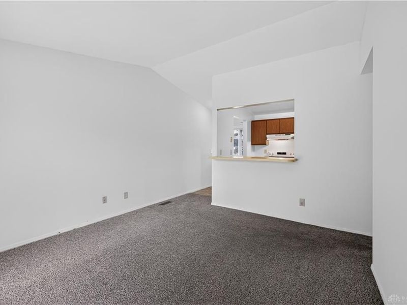 8377 Schoolgate Drive, Huber Heights, OH 45424 Photo 9