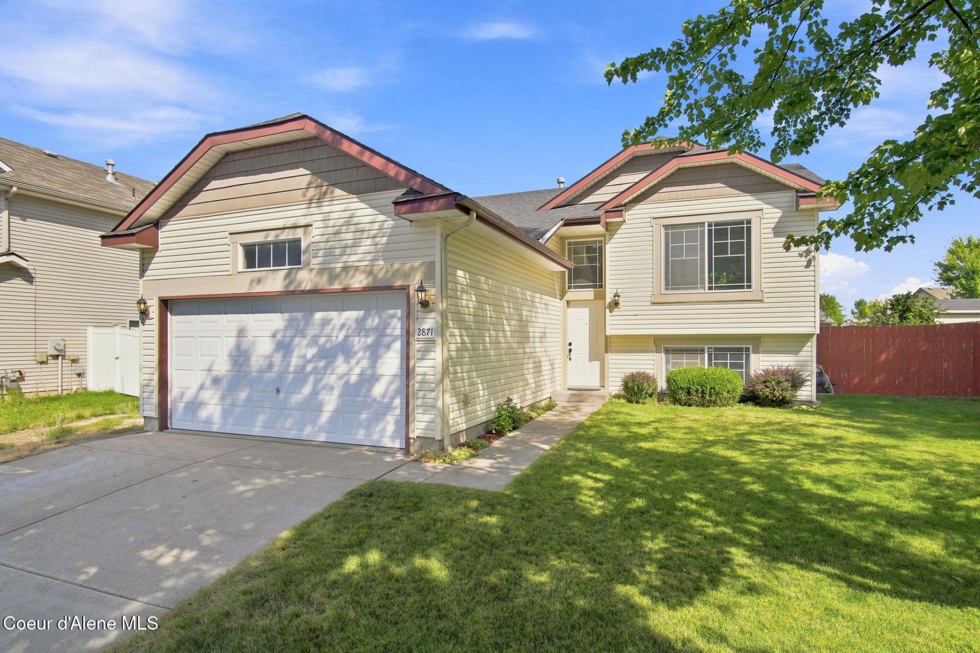 2871 W Apperson Dr, Coeur d Alene, ID 83815 Main Photo