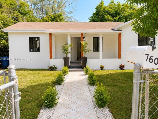 760 NW 118th St , Miami, FL 33168
