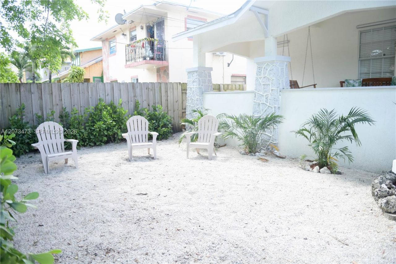 1274 SW 5th St , Miami, FL 33135 Photo